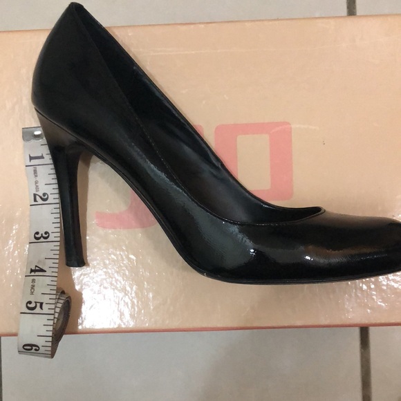 JLo Patent Leather Black Heels - Picture 6 of 6